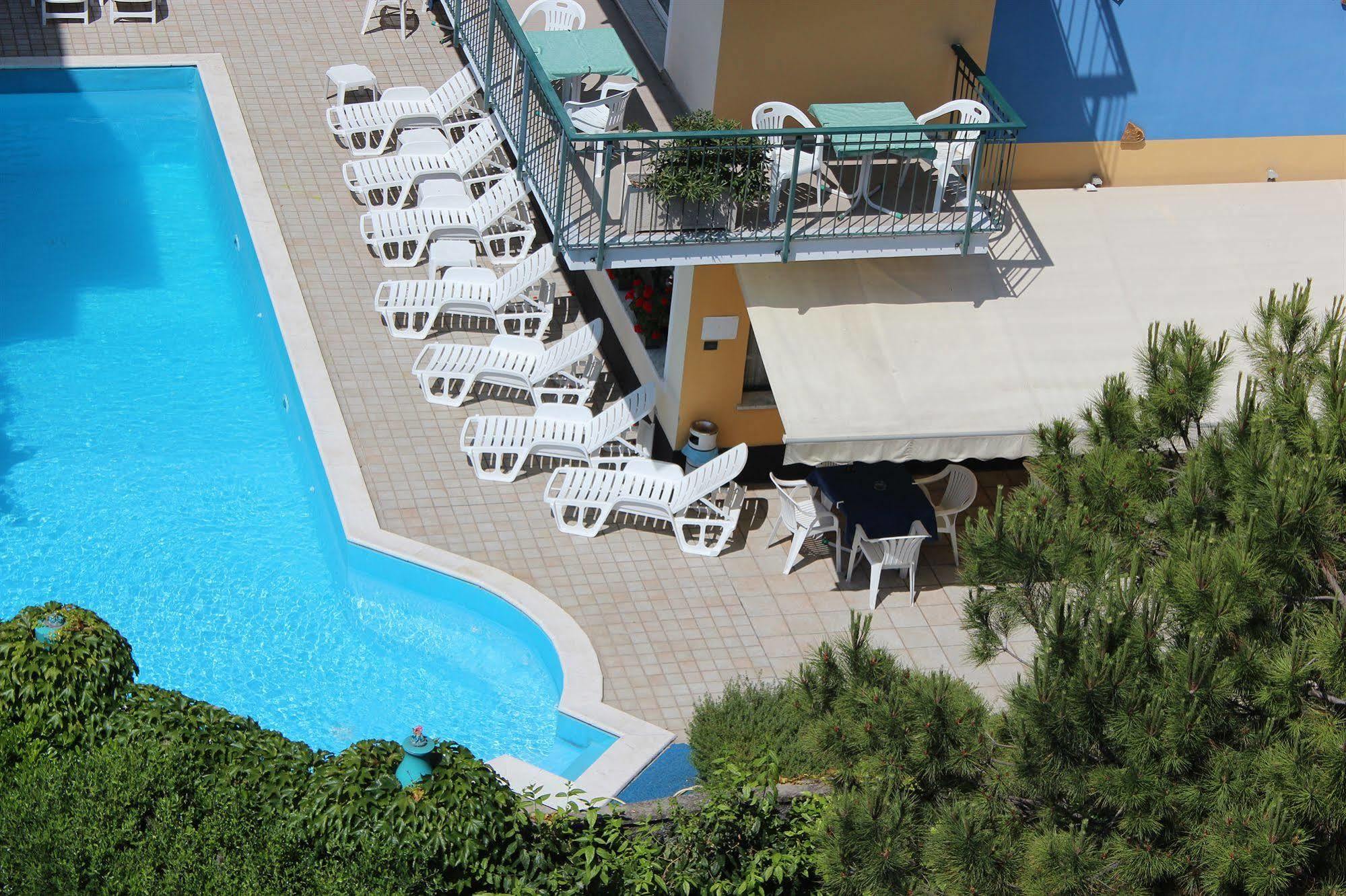 Hotel Garden Альбиссола-Марина Экстерьер фото